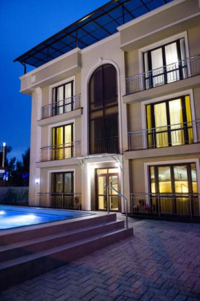Mirniy Aparthotel